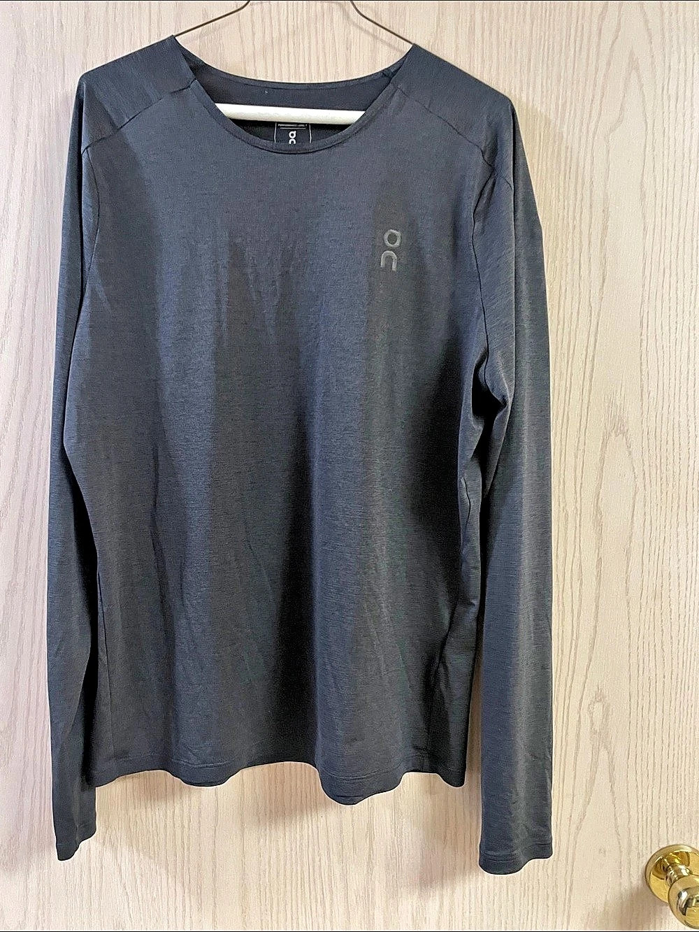 On Run On Clouds Performance Long-T Men's Long Sleeve Shirt Size XL